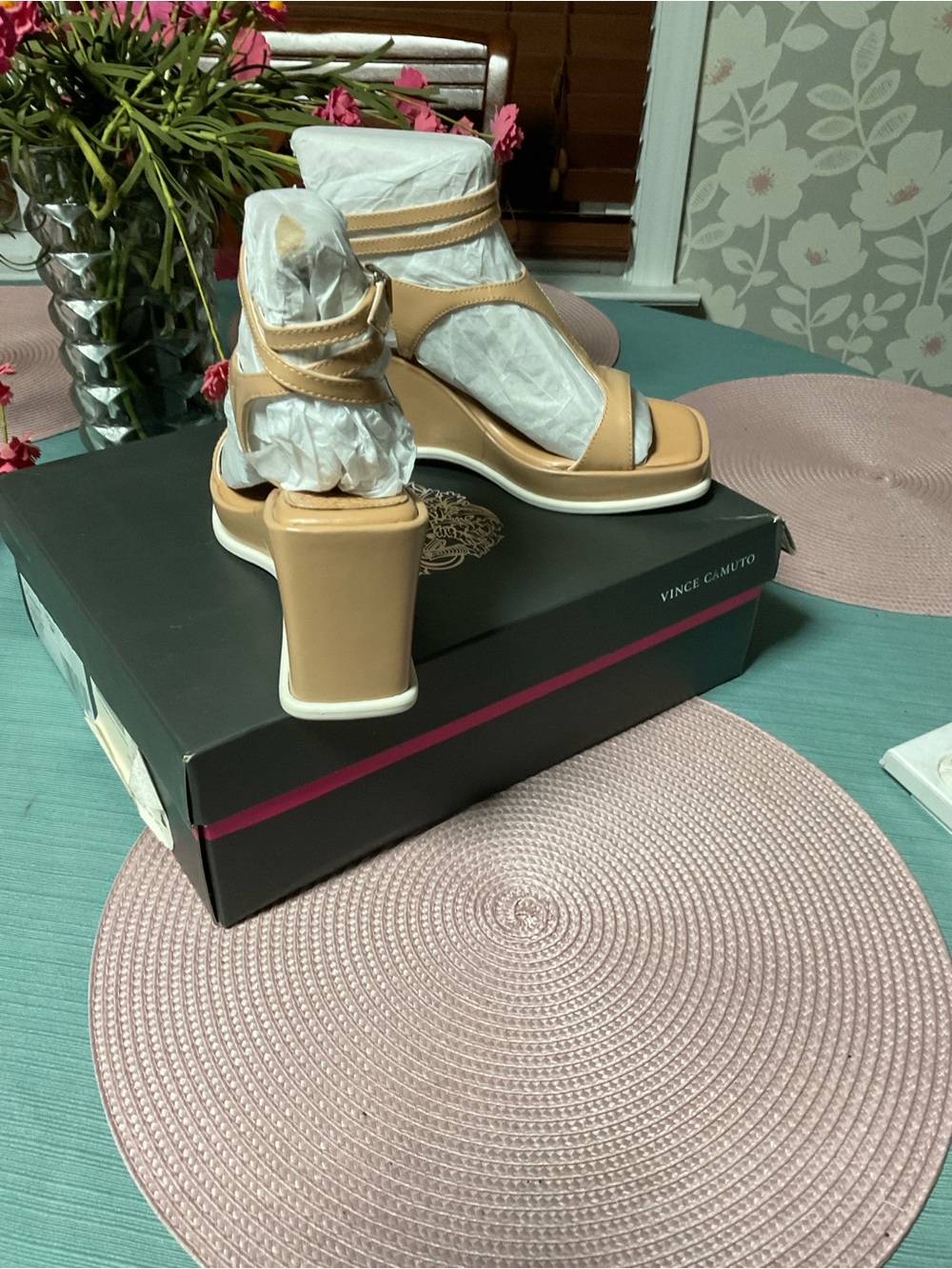 NIB Vince‎ Camuto Size 8 Fetemee Wedge Sandal in Sandstone Box Leather